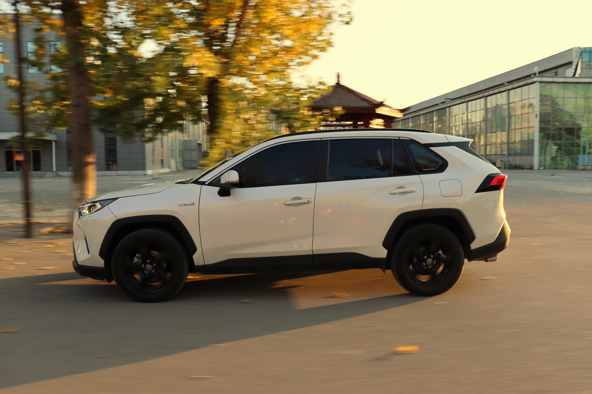 你想要的都能给 试驾一汽丰田全新rav4荣放