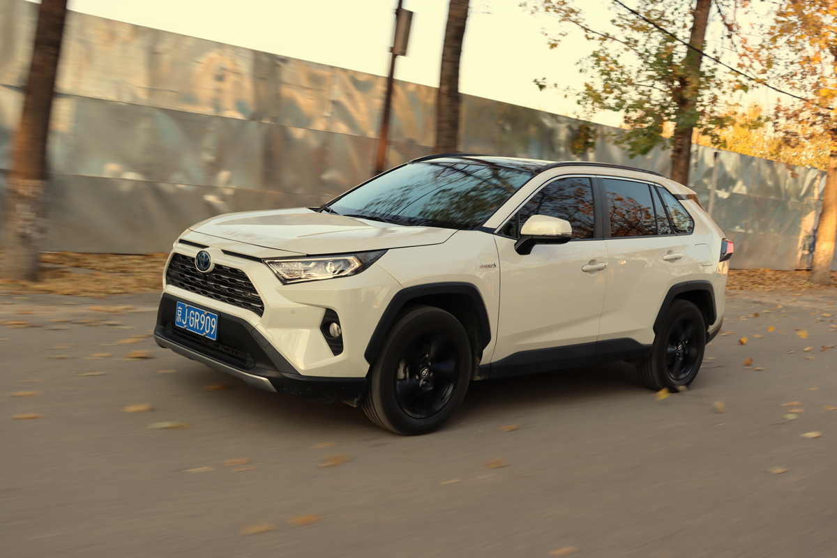 你想要的都能给 试驾一汽丰田全新rav4荣放