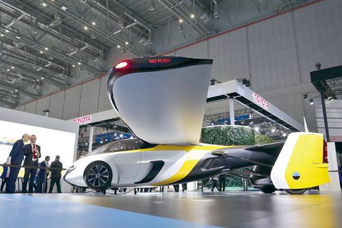 在首届中国国际进口博览会上会飞的汽车Aer