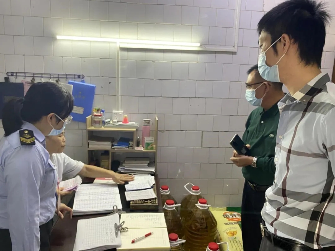 餐饮社会人口_人口迁移与社会发展(2)