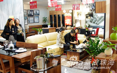 众多店铺里面都有意向客户细谈 众多店铺里面都有意向客户细谈