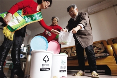 《北京市生活垃圾管理条例》3月起实施,橱柜中加入垃圾分类装置或成方向 《北京市生活垃圾管理条例》3月起实施,橱柜中加入垃圾分类装置或成方向