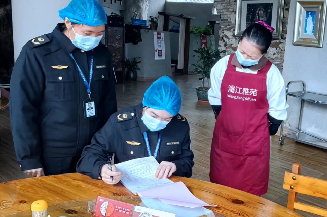 澳门人威尼斯官方网站广东韶关“随机查餐厅”走进美术馆周边小型餐馆(图3)