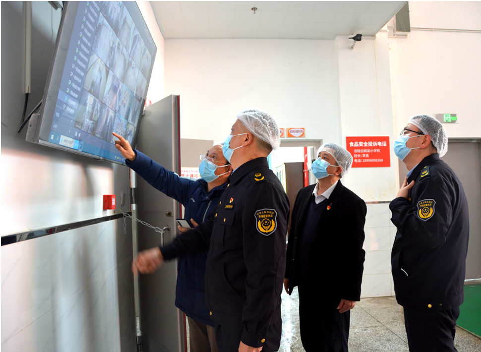 重庆市涪陵区市场监管局联合教委开展新学期校园食品安全检查(图1)