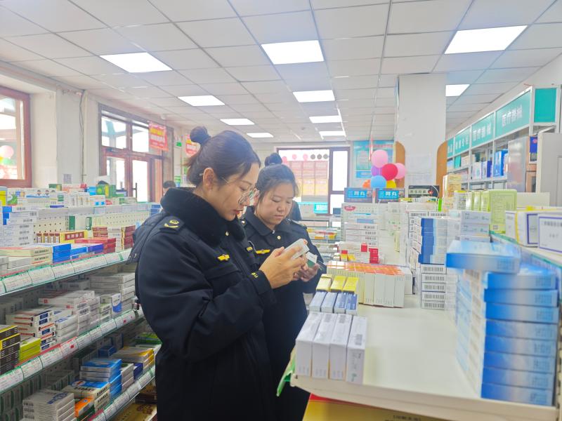 以雪为令“加速度” 守护民生“有温度” 伊美分局全力做好市场监管领域稳价保质工作_28a45ed900a31b0d31851efe65633a3.jpg_82d53f3d6a2a47b886a45302c965a0e7.jpg