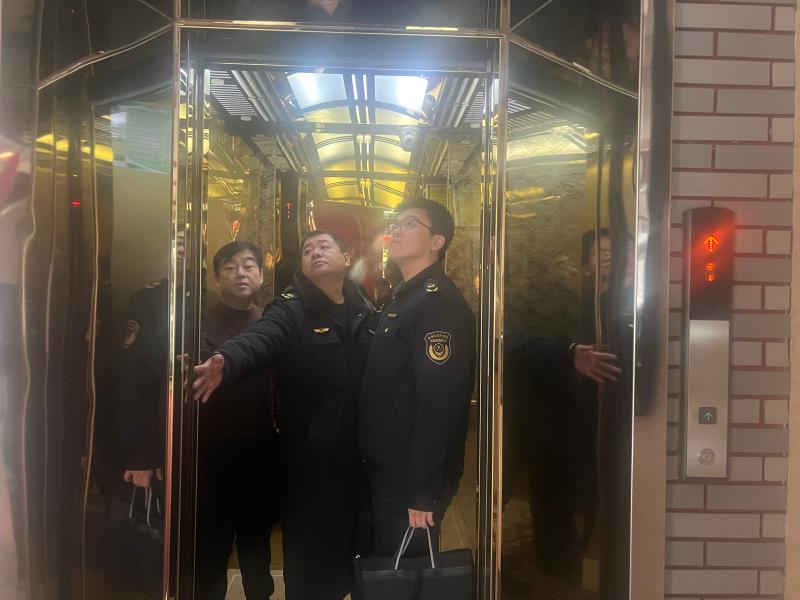 以雪为令“加速度” 守护民生“有温度” 伊美分局全力做好市场监管领域稳价保质工作_1be36e259176fa86bb68b08f3e3a53a.jpg_ca994c3e3b8f4be19e7954eb9b163263.jpg