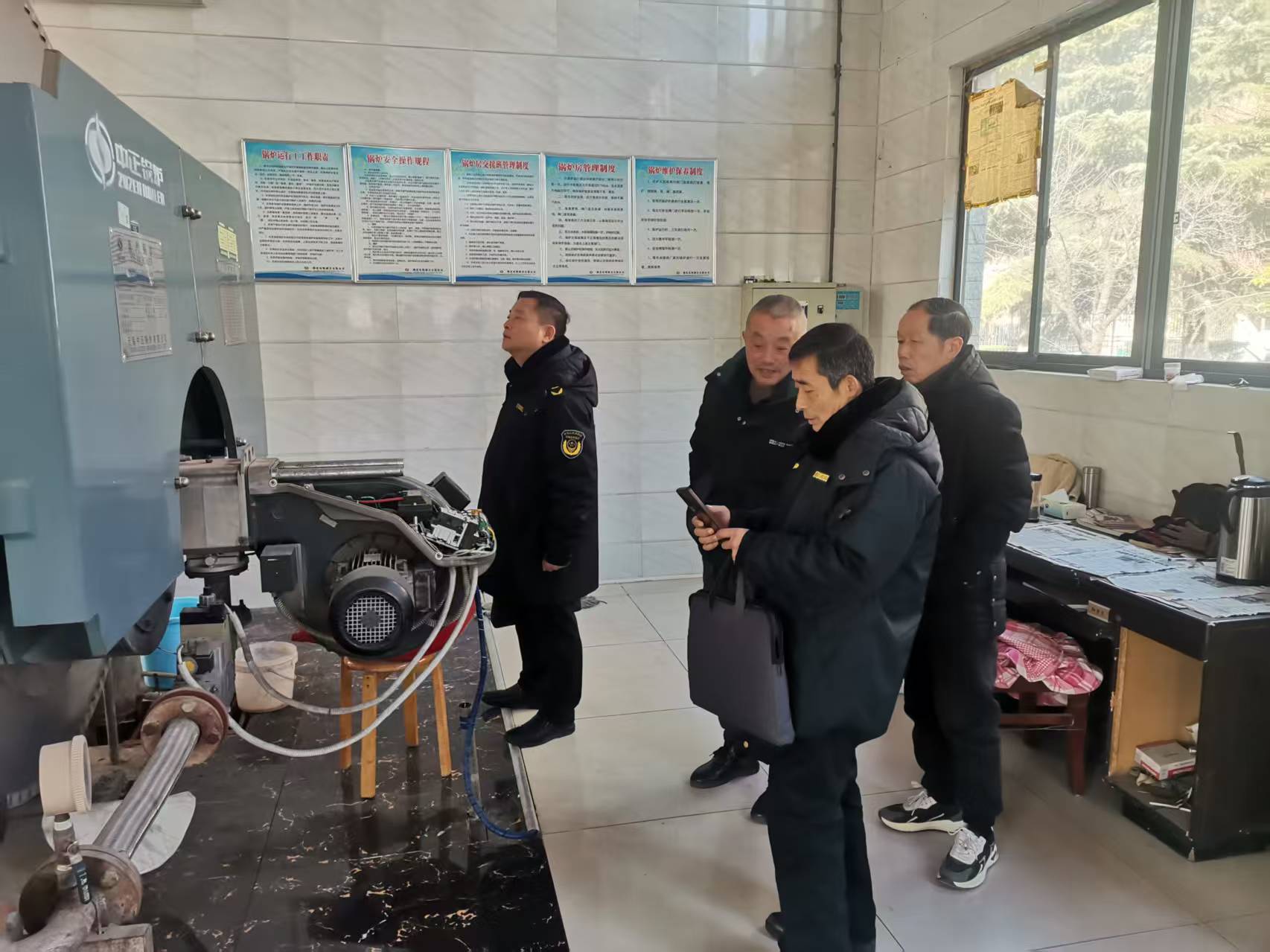 湖北省汉川市市场监管局城北所开展春节前安全大检查_微信图片_20250115194240.jpg_1316cc221b124b66ae8a257cf4454de6.jpg