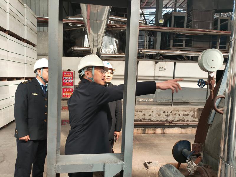安远县市场监管局开展2025年春节前特种设备安全检查_特种设备安全检查3_ed52051aa4944884aaa66d903dac78eb.jpg