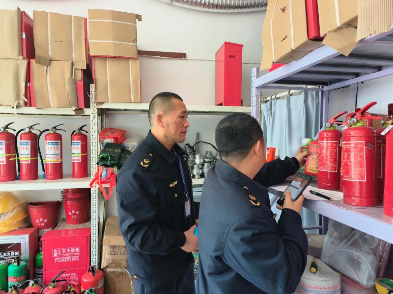 歙县市场监督管理局开展消防产品销售环节质量专项检查_8.消防产品专项检查照片.jpg_60dde66c1288416eae2649ca3f567714 (1).jpg
