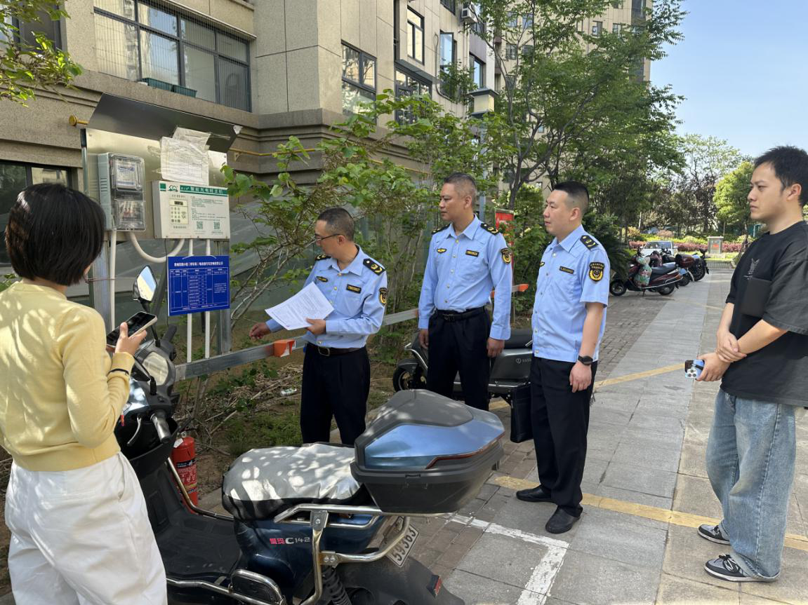 当阳市市场监督管理局开展电动自行车充电收费行为专项检查_图片2.png_9ce139eacc8746d887eff634a99900f4.png