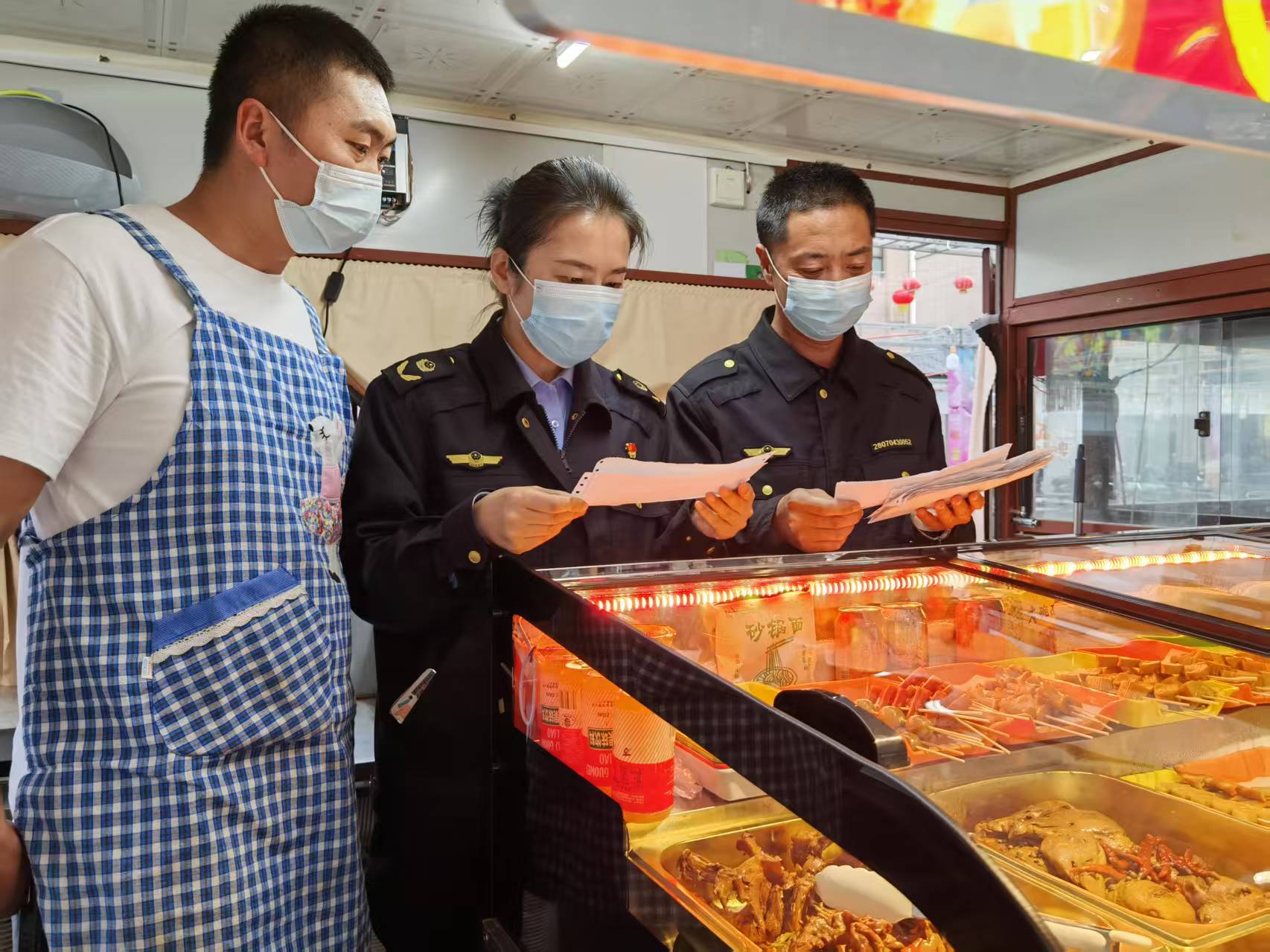 甘肃省临泽县市场监管局多举措规范食品标签标识经营行为_微信图片_20250525082813.jpg_55a1d6515e584ca58c7e509a3df482ce.jpg