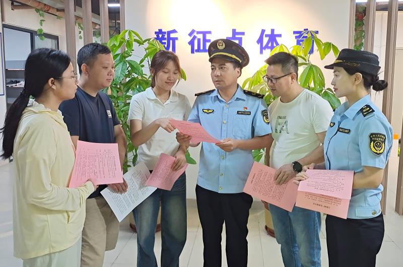 江西于都开展广告法专题普法宣传活动_江西于都开展广告法专题普法宣传活动 (3).jpg_f9ccd8a076dc4a50a104bfd869eeecf0.jpg
