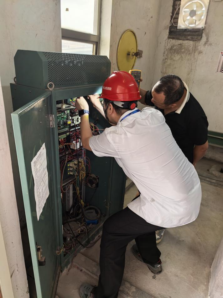 广东省特检院佛山检测院助力监管部门消除电梯安全隐患_佛山检测院助力监管部门消除电梯安全隐患图片2.png_d4bafd19934b4c8f8c8df94a68162f38.png