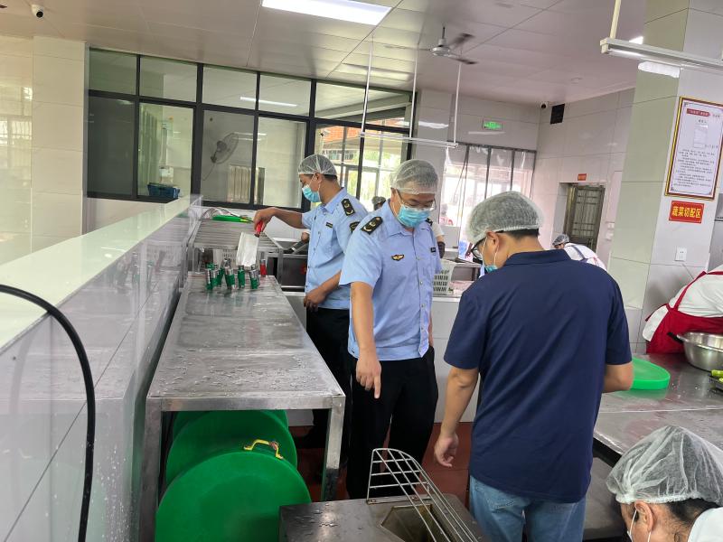 兴国县市场监督管理局开展高考考点学校食堂食品安全检查 全力护航考生饮食安全_微信图片_20250616155244.jpg_ec26d15dbf514a3796c72203182b3ef6.jpg