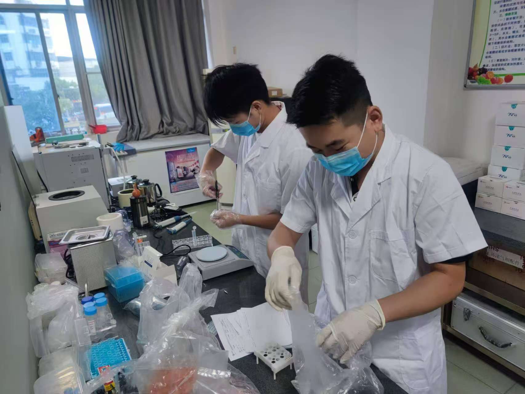 “你送我检”贴心护航安远县中考学子“舌尖安全”_快检图片1_23b54de14096454caf2e65103c0fd9f2.jpg