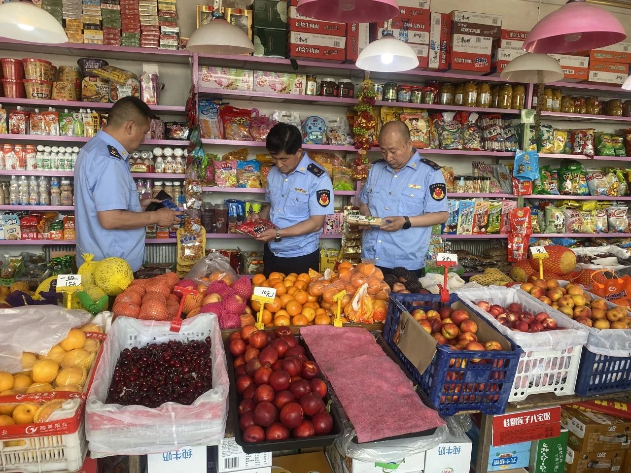 黑龙江省明水县市场监督管理局开展农村食品安全专项整治 筑牢乡村振兴“舌尖防线”_微信图片_20250619084836.jpg_03667b6c30b0477587568475e6f59ee3.jpg