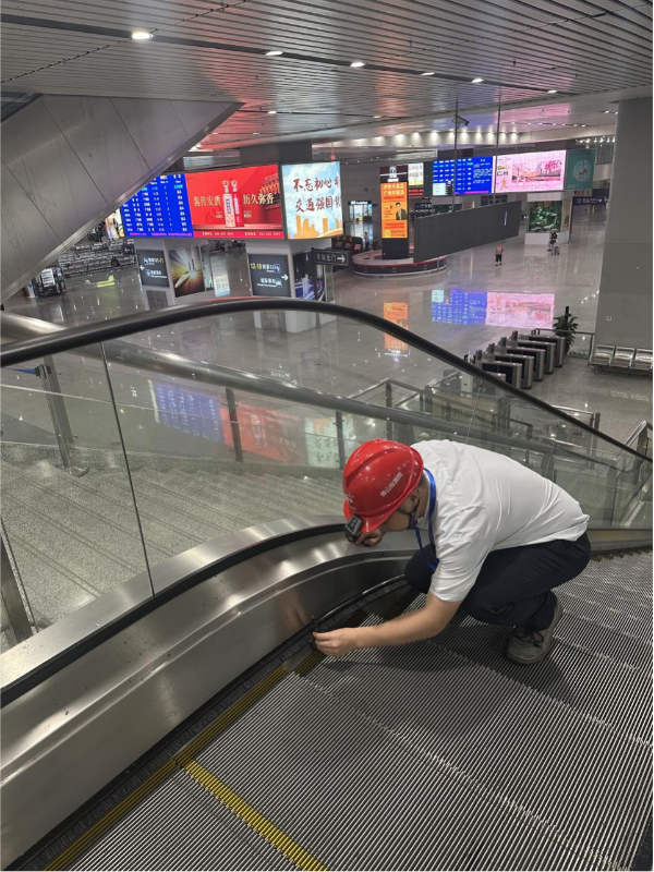广东省特检院佛山检测院护航佛山西站暑运安全顺利完成电梯定期检验_佛山检测院护航佛山西站暑运安全顺利完成电梯定期检验图片1.png_e549de1be3f248a68931f115c9b885ff.png