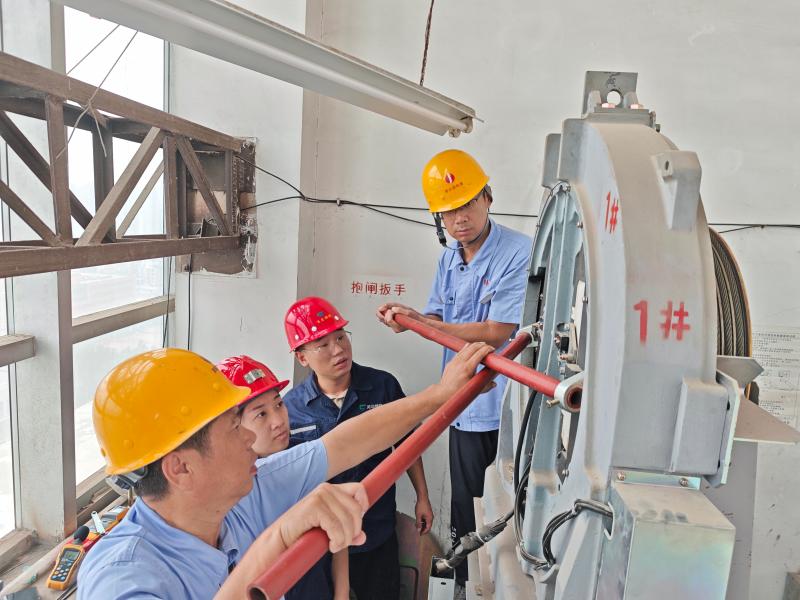 开学季前夕 河北省特检院邢台分院为校园电梯全面“体检”_微信图片_20250820090013_23_72.jpg_4e7caf3f931b403682d8f3e1b01824b8.jpg